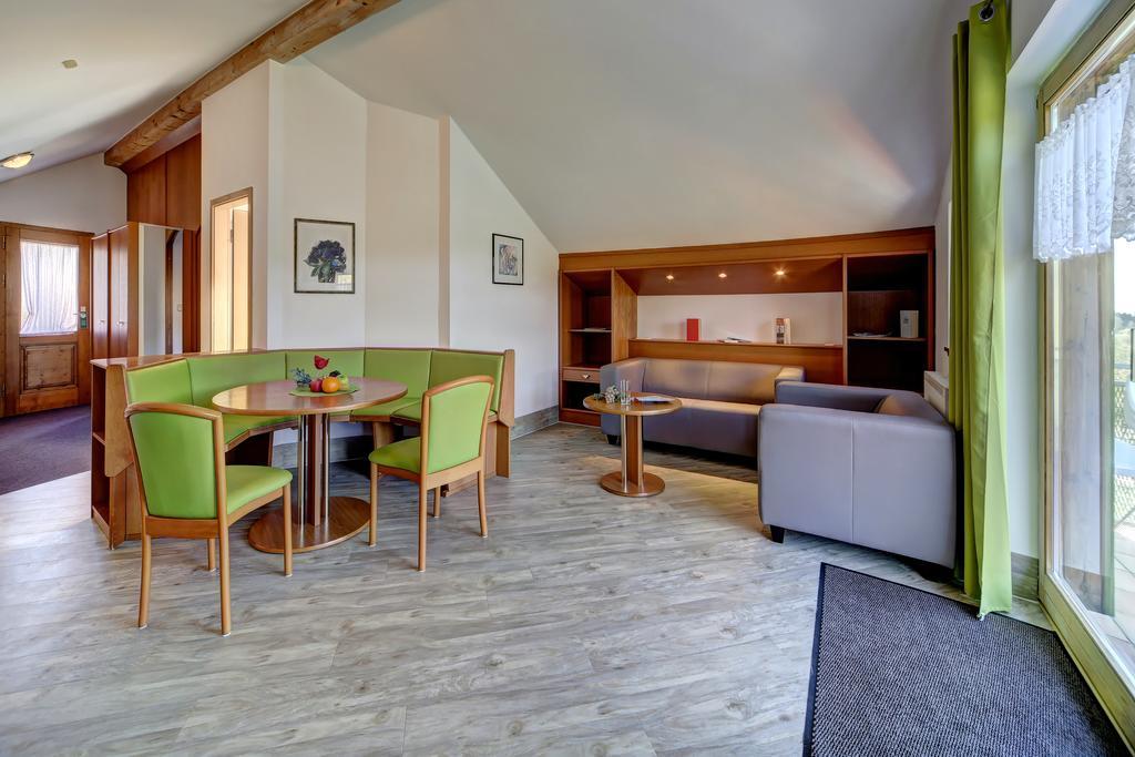 Village Hotel Bayerischer Wald Neukirchen  Oda fotoğraf